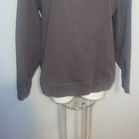 Vineyard Vines Ladies 1/4 zip pullover. Gray with black whale logo. Large - Picture 3 of 9